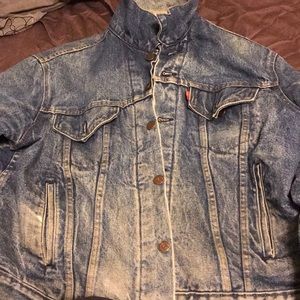 Authentic Levi Jean Jacket with a wash denim look